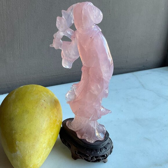 Vintage Rose Quartz Mother and Child Sculpture on a carved Wood Base - Picture 5 of 13